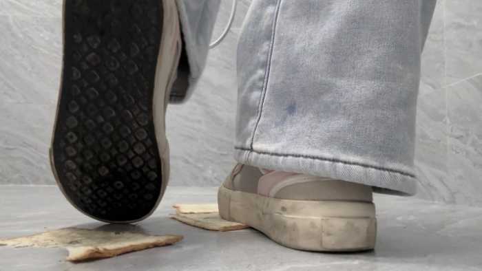 【莓子】脏鞋底制作狗粮，鞋印吐司 YC-250302-8