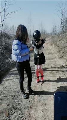 【媚娘工作室】户外吊绑虐打母畜  JS250317-47