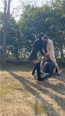 【羽薇】姐妹花户外暴揍跟踪狂【双视角版】 bf51521