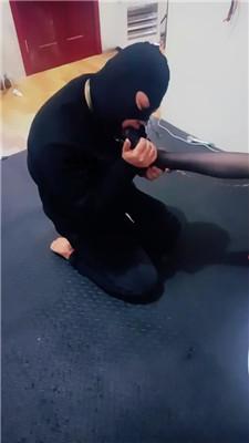 【鸿运双女团】双S-强迫房东舔臭脚丫 JS250328-17