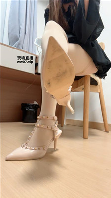 【萱子】年轻小妈羞辱婊子亲妈    250410-27