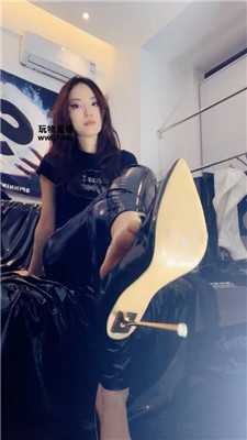 【倪小主】裸足    250516-16