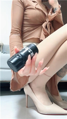 【柒柒麻麻】闻着香水掐狗乃子    250526-11