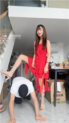 【米奇妙妙屋】主人脚底下的玩具 bf54527