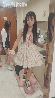 【素人S】三个漂亮小姐姐匡威群踩 YC-250622-8