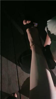 【总攻大人】户外雨中遛狗-舔脚喂食羞辱 JS250708-24