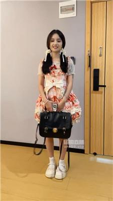 【香芋朱朱】少萝上门踩背恋足 bf55956