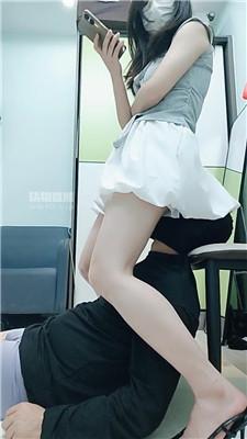 【灵竹】坐脸窒息-臭脚丫恋足狂舔 JS250816-18