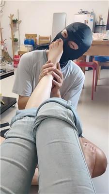 【诗琪】家奴伺候我沐足 JS250824-17