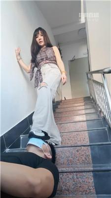 【凤主大大】户外处刑-从楼道到天台 bf56989