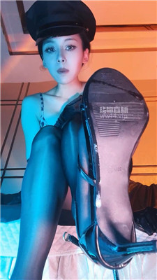 【凌晨】屁场亮油黑丝    250919-13