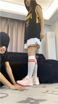 【女生也能很暴力】篮球宝贝训练后的袜子 bf57862