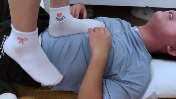 【喵咔】无意识丨无意识拖鞋白袜踩头踩脸最后踩到窒息 ACYC-5063