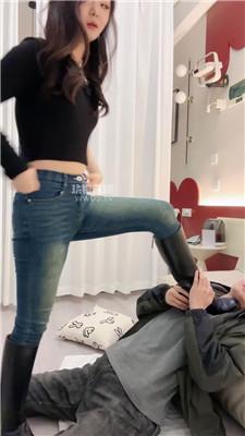 【黎悠】腿绞窒息-长靴玉足踩 bf59091