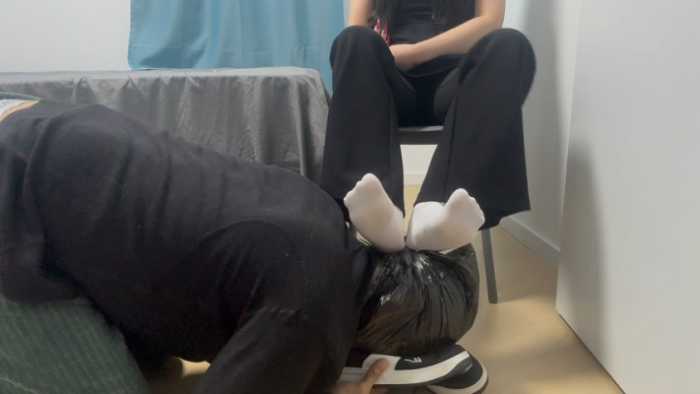 垃圾狗爱舔脚，狗嘴洗脚，脚趾撕嘴 YC-251118-2